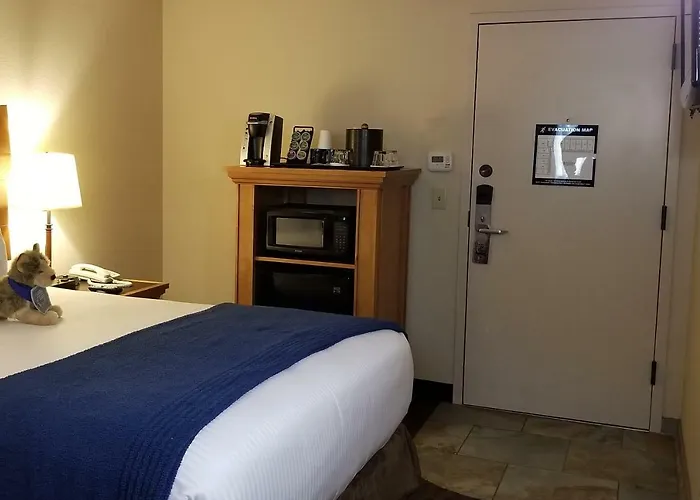 The Rockwell 3* Jackson